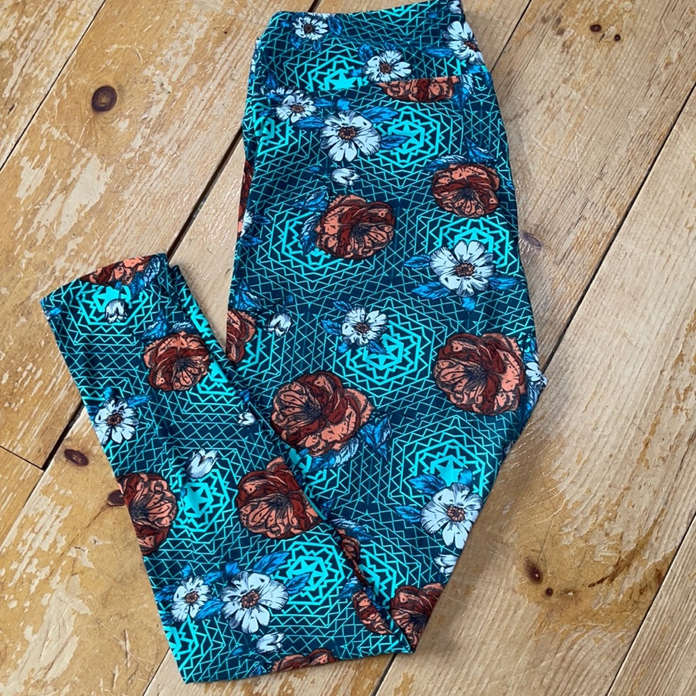 LuLaRoe tall & curvy leggings.